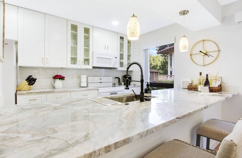 Hunt Club Condo | Luxury PGA National Golf Villa - Lanai - Walk to Resort