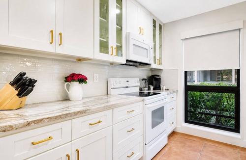 Hunt Club Condo | Luxury PGA National Golf Villa - Lanai - Walk to Resort