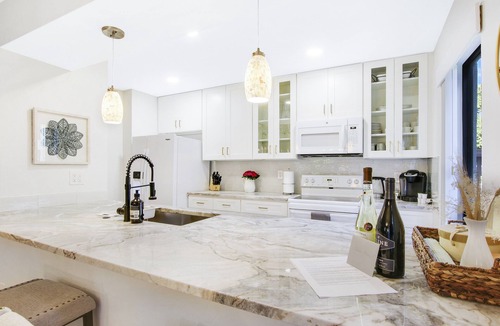 Hunt Club Condo | Luxury PGA National Golf Villa - Lanai - Walk to Resort