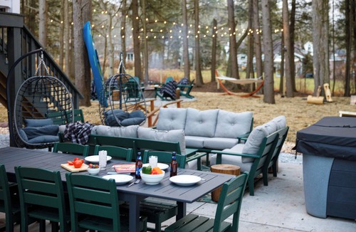 Blakeslee Ski Chalet | Luxury Poconos Summer Stay! 8BR Kayaks, Sauna, Hot Tub Sleeps 18