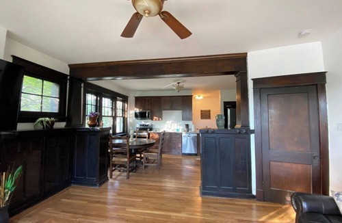 Point Breeze North Apartment | Luxury Point Breeze with Off-street Parking