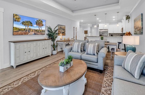 Murrells Inlet Villa | Luxury Pondside Retreat