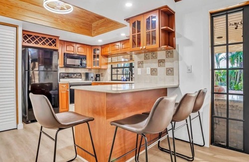 Sunrise House | Luxury Pool Home Near Sawgrass Mills & South Florida’s Best