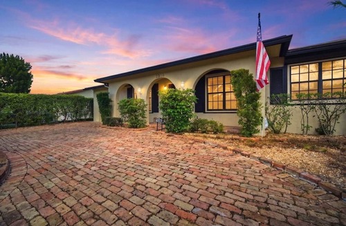 Sunrise House | Luxury Pool Home Near Sawgrass Mills & South Florida’s Best
