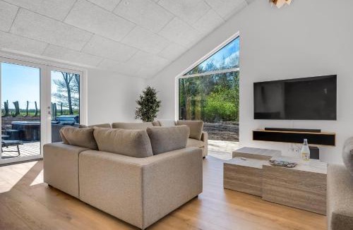 Spøttrup House | Luxury Pool House For 20 People With Activity Room And 6-Person Outdoor Spa