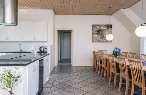 Øby House | Luxury Pool House near Sea