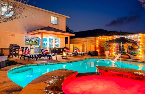 Montopolis House | Luxury Pool & Spa Oasis | 5mi to Downtown ATX