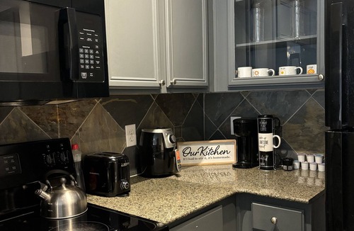 Braeswood Place Condo | Luxury! Pool View! Great Location! Minutes from NRG Stadium!