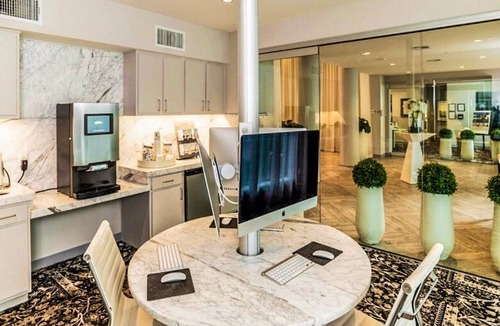 Braeswood Place Condo | Luxury! Pool View! Great Location! Minutes from NRG Stadium!