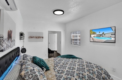 Ives Estates Villa | Luxury Pool Villa 5BD 4BA