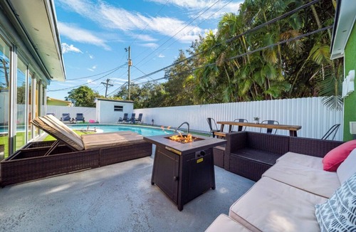 Ives Estates House | Luxury Pool Villa 5BD 4BA