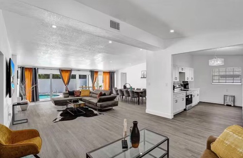 Ives Estates House | LUXURY POOL VILLA 5BD 4BR #3, Heated Pool