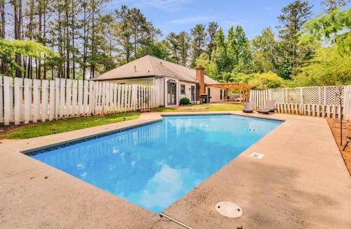 Conyers House | Luxury Poolside 4BR Sanctuary, Sleeps 8