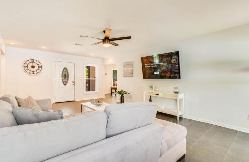 Conyers House | Luxury Poolside 4BR Sanctuary, Sleeps 8