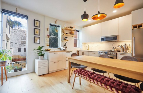 Greenpoint Apartment | Luxury Prime Greenpoint/Williamsburg Triplex Townhouse – Private, Spacious”