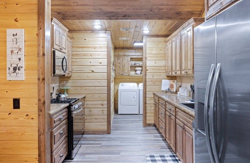 Smithville Cabin | Luxury, privacy and all 5 star ratings.nLocated on 5 private acres.