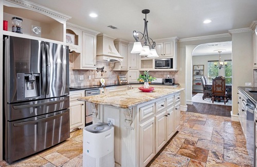 Wylie House | Luxury Private 5BR Estate 6.5 Acres, Private Pond, Sleeps 12, Dallas/FIFA 2026