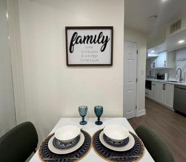 Churchill Meadows House | Luxury Private Basement Suite Smart TV Parking