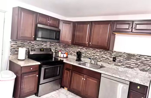 Beltsville House | Luxury Private Pass Time Space