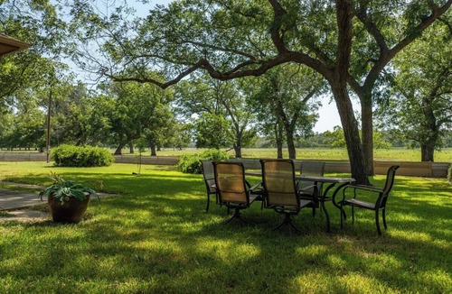 Hamilton House | Luxury Private Ranch DUPLEX Peaceful, beautiful, safe, clean - Paradise found!