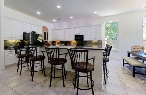 Conroe House | Luxury Private Resort Villa Pool& Backyard Oasis