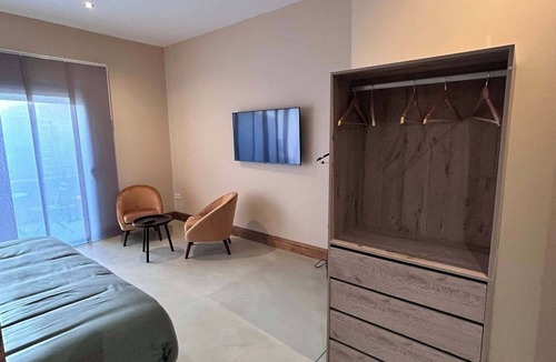 Torreilles Bed & Breakfast | Luxury private suite, the colonial house
