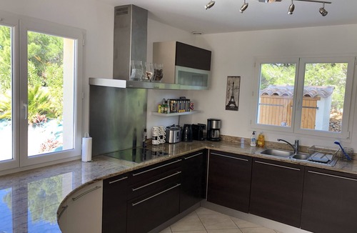 Fitou Villa | Luxury Private Villa; Heated Pool; Sea View; 10 min drive to sandy beaches, WiFi
