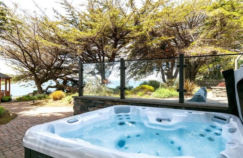 Gualala Villa | Luxury Private Waterfront Estate w/Beach Access!nn