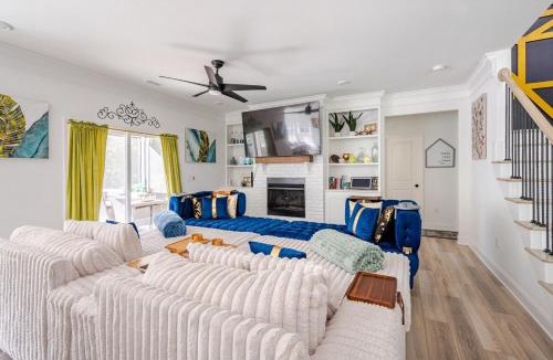 Hayes Villa | Luxury Property with Swim Spa, Game Room, Fitness Center