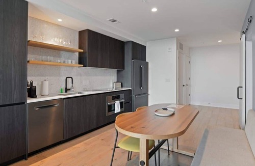 Rainey Street Historic District Apartment | Luxury Rainey St Condo Rooftop Pool & Balcony
