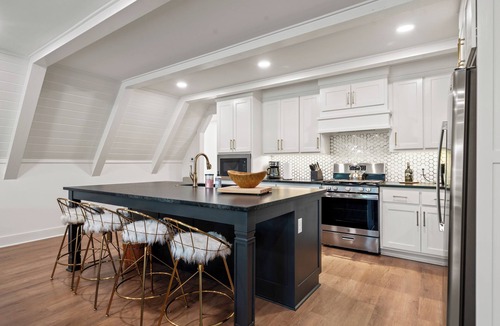 Rockwell House | Luxury Remodeled Lakeside house in a private cove on Lake Hamilton.