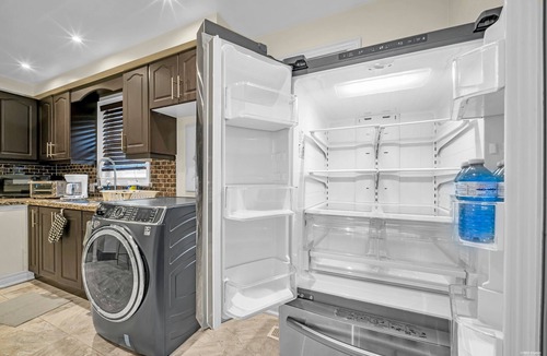 Newtonbrook House | Luxury Renovated 3 Bedroom Home in North Yorkn