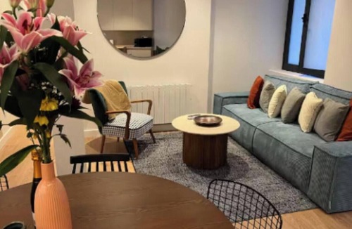 Embajadores Apartment | Luxury Renovated 3-Bedroom Apartment in the Heart of Madrid