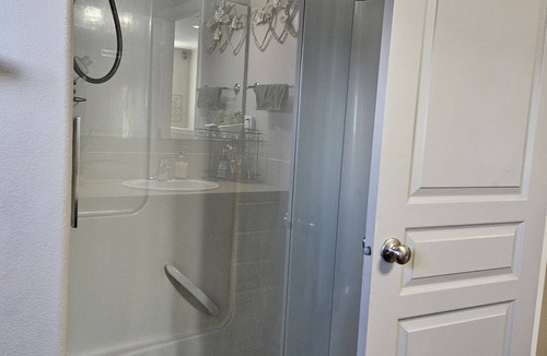 Pasco House | Luxury rental, Spare room