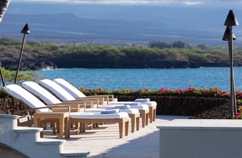 Kamuela House | Luxury Resort Compound, Pod Style with Staff Quarters-Oceanfront