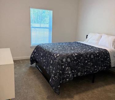 Golden Glades - The Woods Apartment | Luxury Resort Living, Pool, BBQ, Fitness Center, 1st Floor, Minutes 2 May Clinic