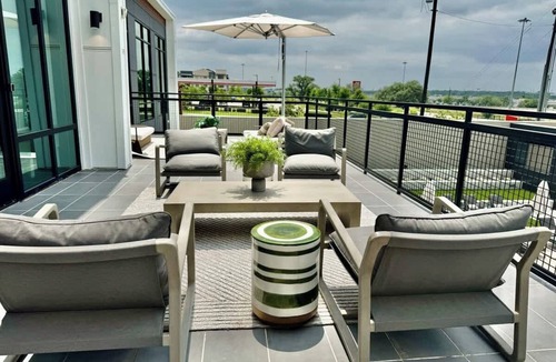McNeil Apartment | Luxury Resort-Style Apt Pool