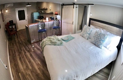 Bowie House | Luxury retreat disguised as a barn!