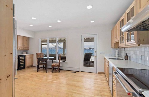 Skaneateles House | Luxury Retreat-Expansive Skaneateles lake frontage