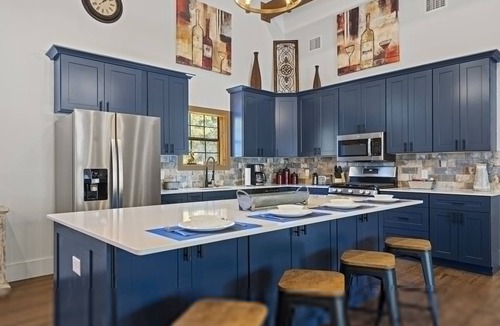 Wimberley House | Luxury Retreat for 28 Terracotta Bliss Getaway