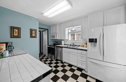 Tyler Cottage | Luxury retreat, Historical 2bd and new Delft Blue spa baths rating 10 out of 10