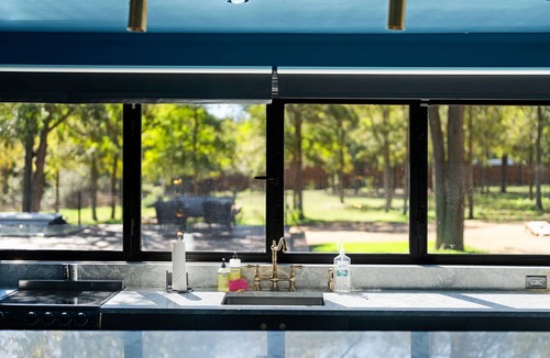 Manor House | Luxury Retreat Hot Tub, Fire Pit, Pool GameRoom