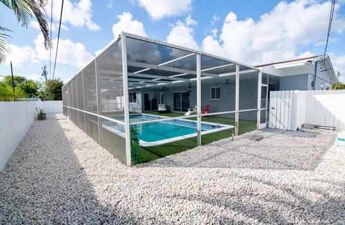 Miami Gardens House | Luxury Retreat Near Hard Rock
