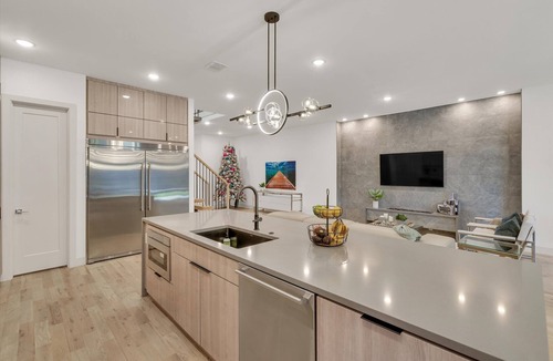 Dallas House | Luxury Retreat near Love Field Airport