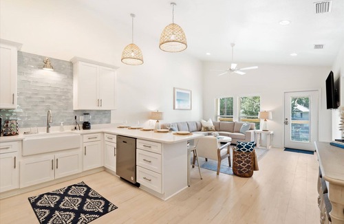 Dauphin Island Apartment | Luxury Retreat on Oleander - Unit E
