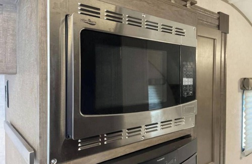 Spring Hill House | Luxury Retreat RV with AC&Heat