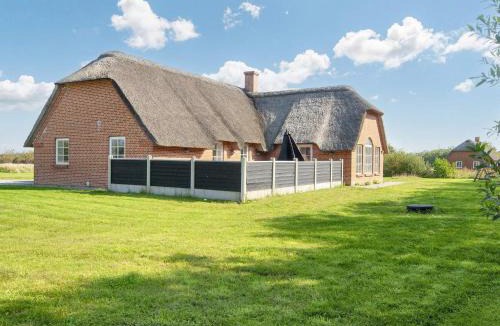 Vedersø Klit House | Luxury Retreat with Pool