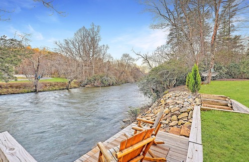 East Ellijay Cabin | Luxury Riverfront Cabin - Pet Friendly