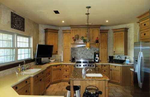 Colebrook House | Luxury Riverfront Cottage 30 mins from Kingston ON