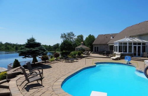 Colebrook House | Luxury Riverfront Cottage 30 mins from Kingston ON